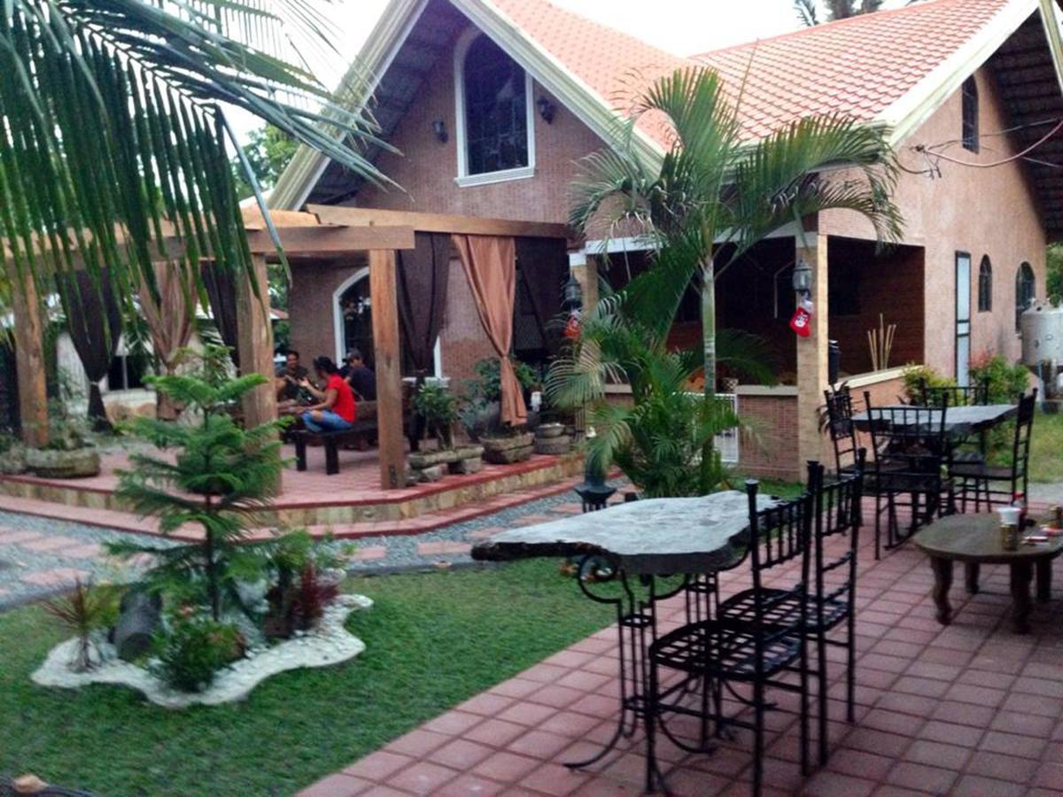 Bognot Lodge : Alvin Bognot Mt Pinatubo Guesthouse And Tours Santa Juliana Quarto foto
