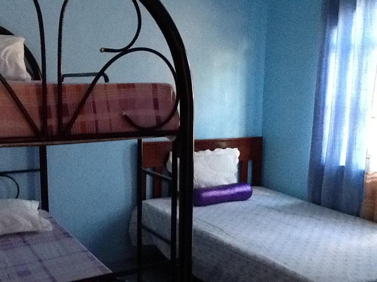 Bognot Lodge : Alvin Bognot Mt Pinatubo Guesthouse And Tours Santa Juliana Quarto foto