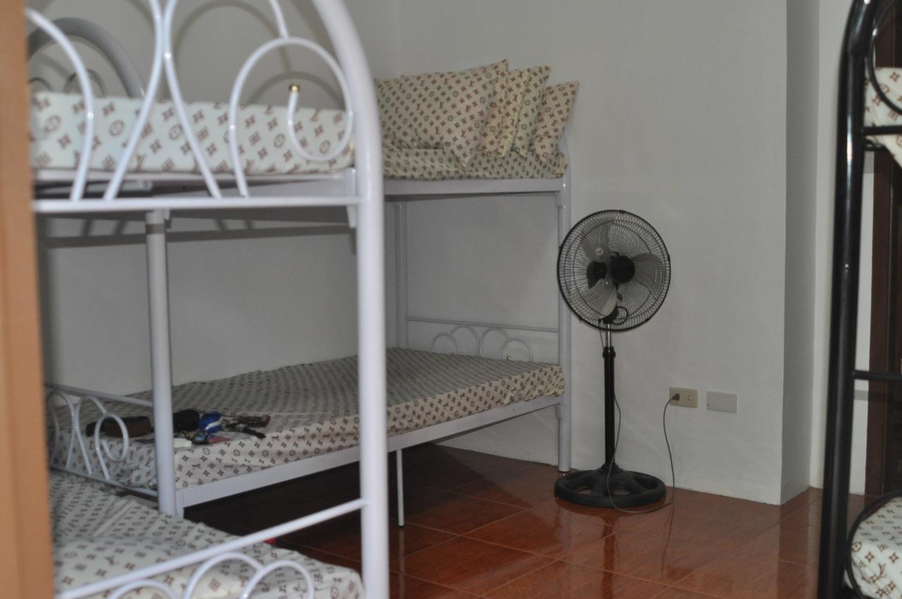 Bognot Lodge : Alvin Bognot Mt Pinatubo Guesthouse And Tours Santa Juliana Quarto foto
