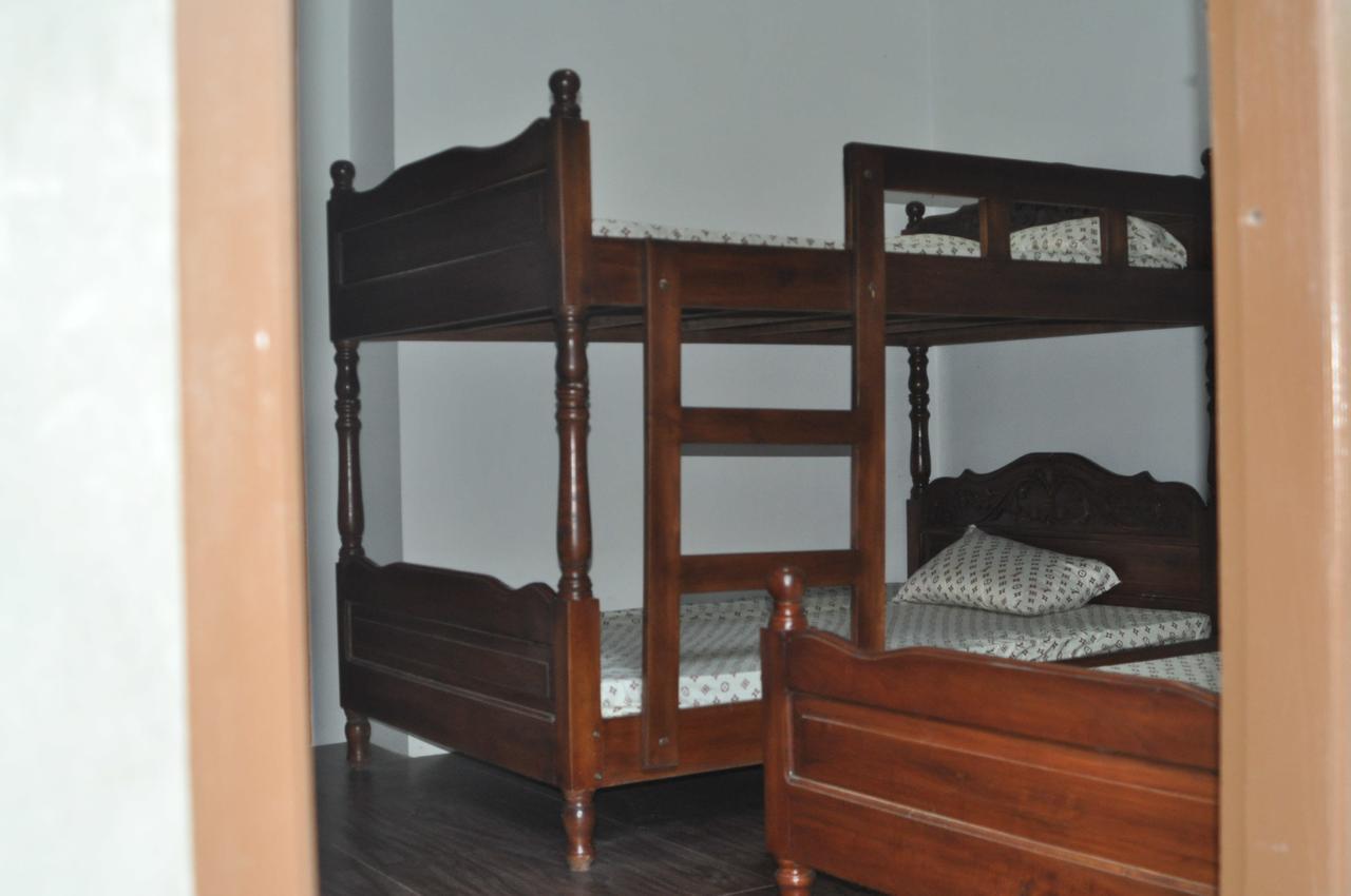Bognot Lodge : Alvin Bognot Mt Pinatubo Guesthouse And Tours Santa Juliana Quarto foto